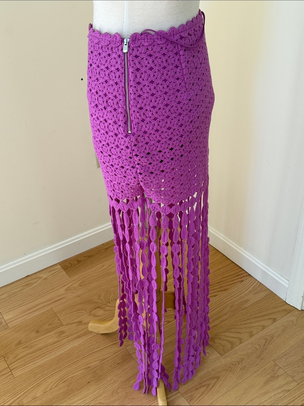 Elie pink crochet cactus fringe skirt by sailor . - Picture 3 of 11